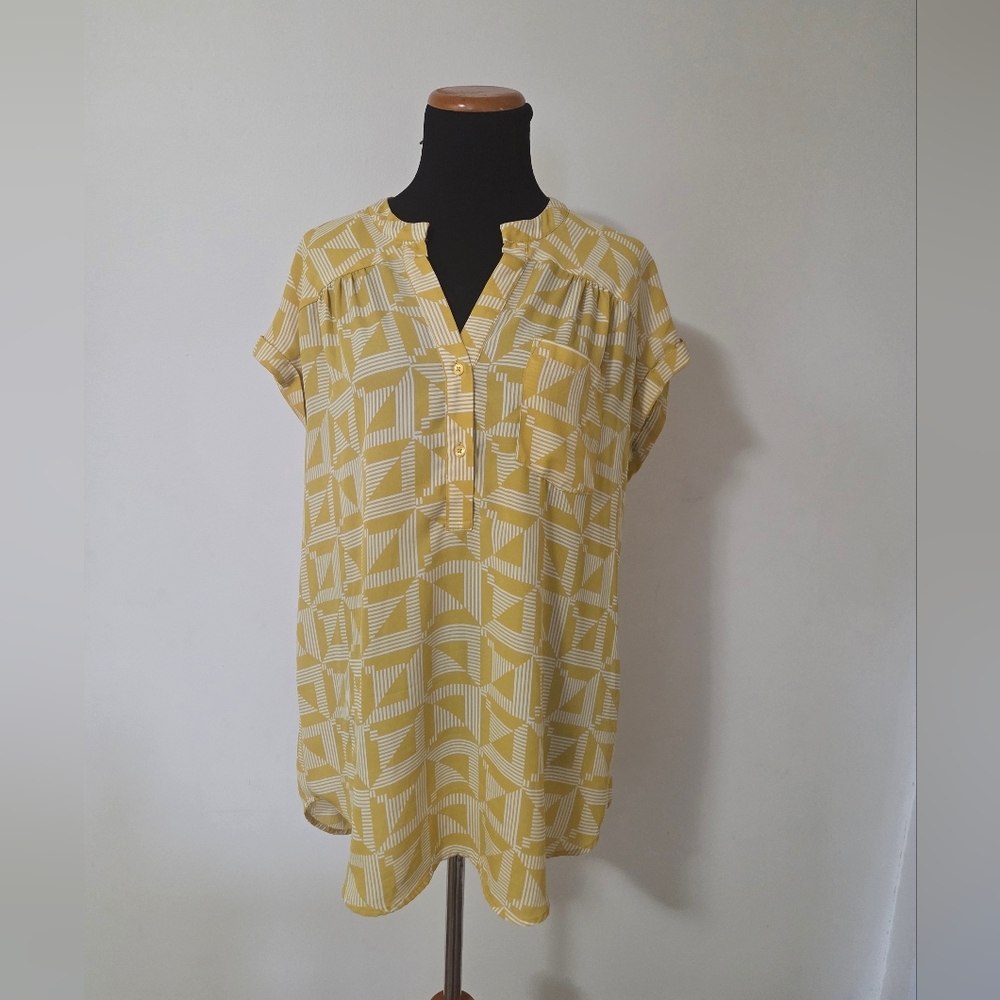 Carolina Belle Yellow Geometric Split-Neck Women’s Top Size L